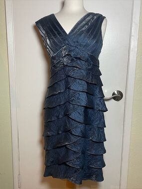 Adrianna Papell Blue Mesh
Layered Pleated Sheath Dress
V-Neck Sleeveless Size 10